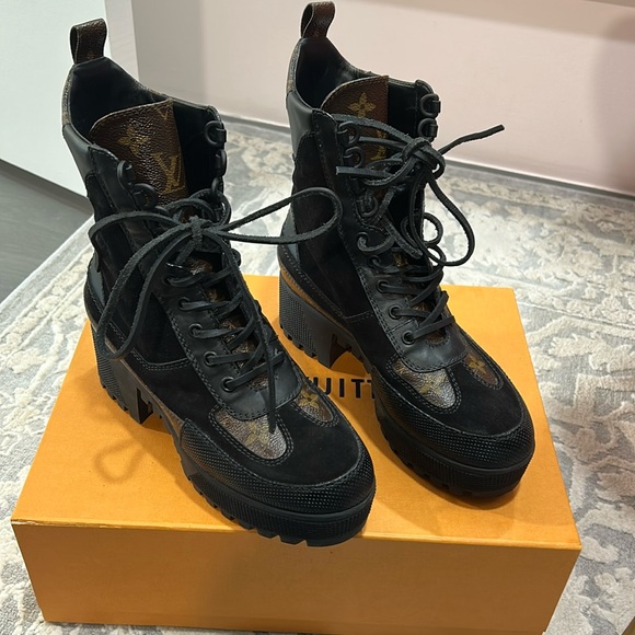*AUTHENTIC* Louis Vuitton Laureate Platform Desert Boot - Picture 4 of 10